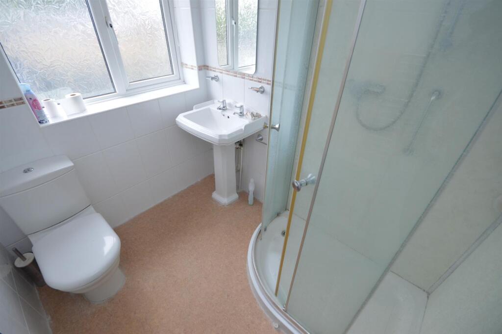SHOWER ROOM/W.C.