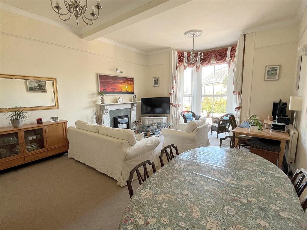 Sitting Dining Room.jpg