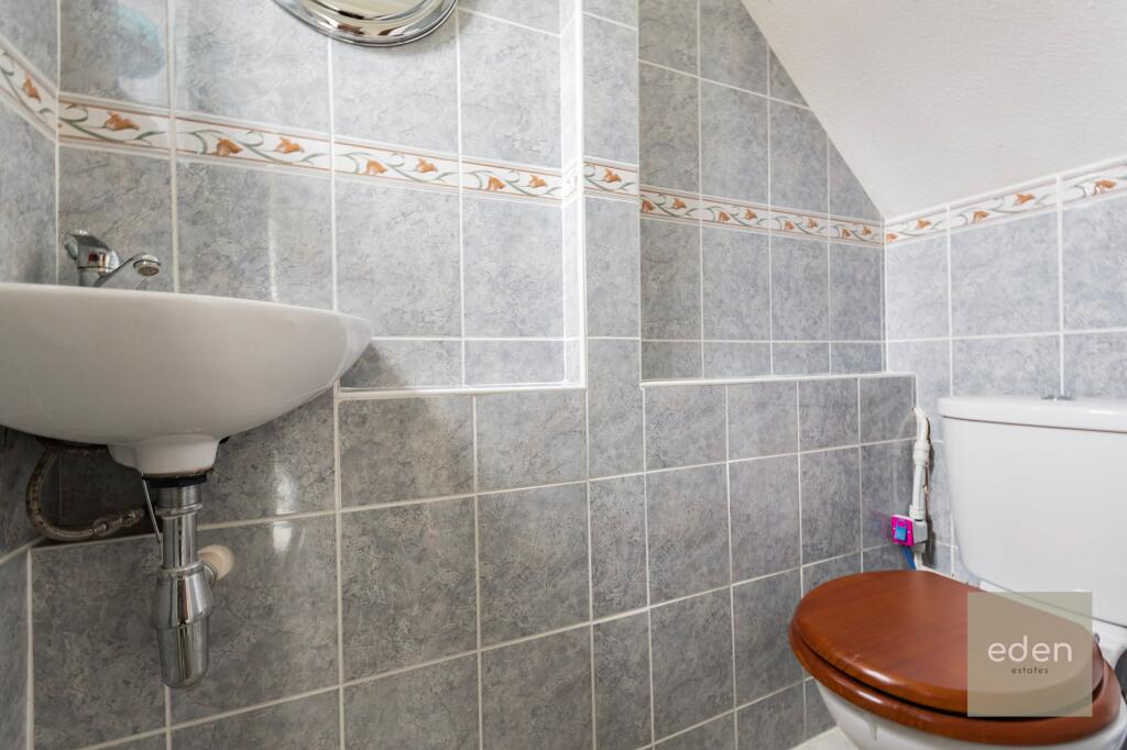 SEPARATE WC