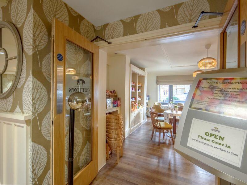 Cotton's café and deli