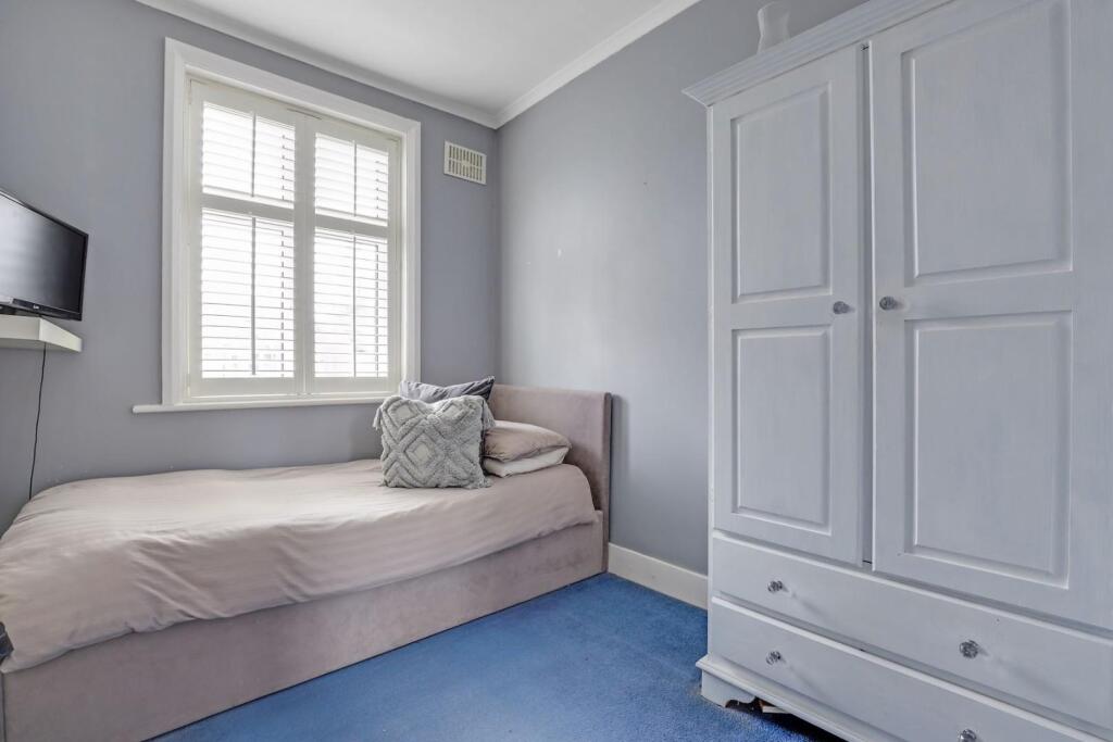 09-ddfdJHPropWpen - 44 Avenue Road - 25-medium.jpg