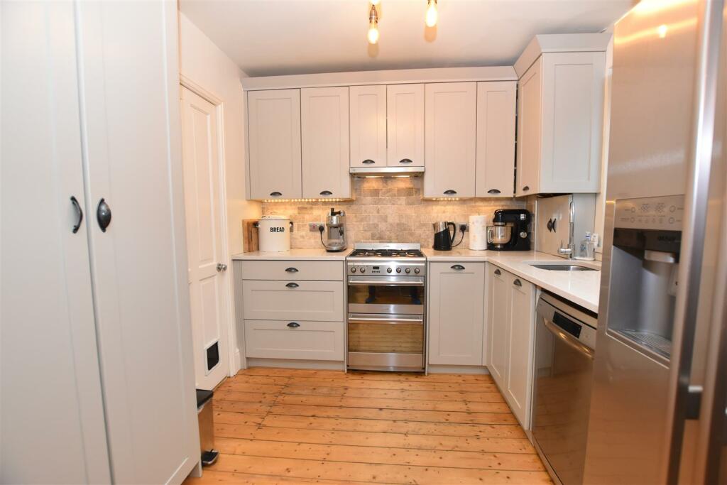 Kitchen Area.JPG
