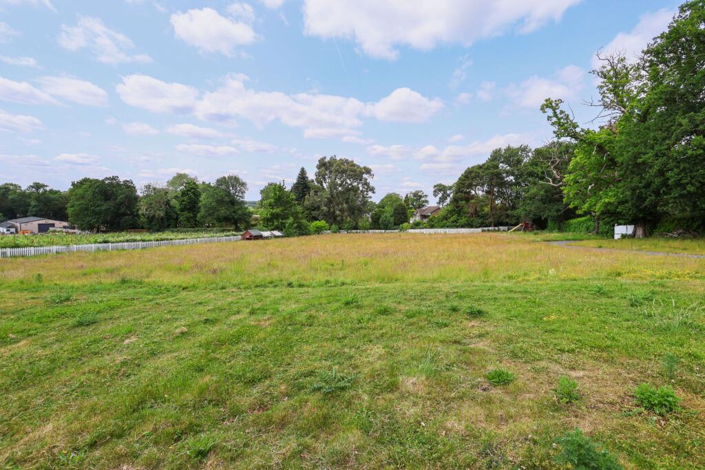 Svetlanas, St. Anns Hill Road, Chertsey, Surrey, KT16 9NN