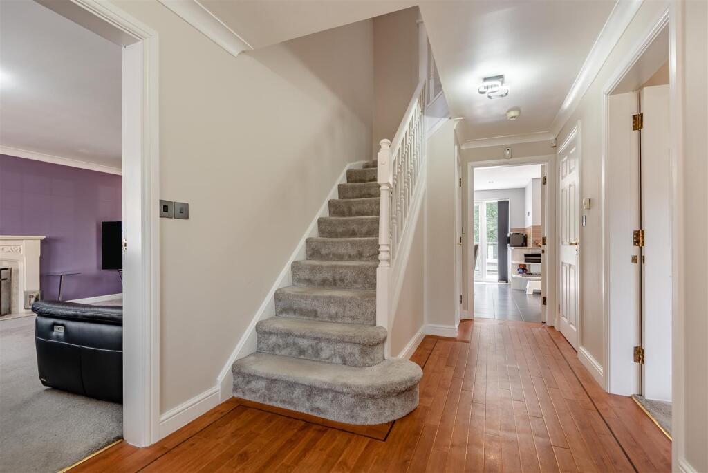 8652251-interior38.jpg