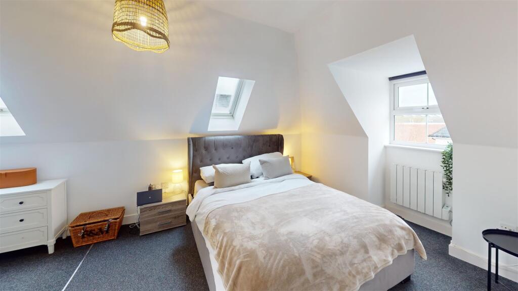 Bedroom (10).jpg