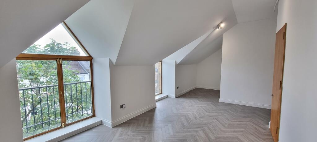 Living room (2)