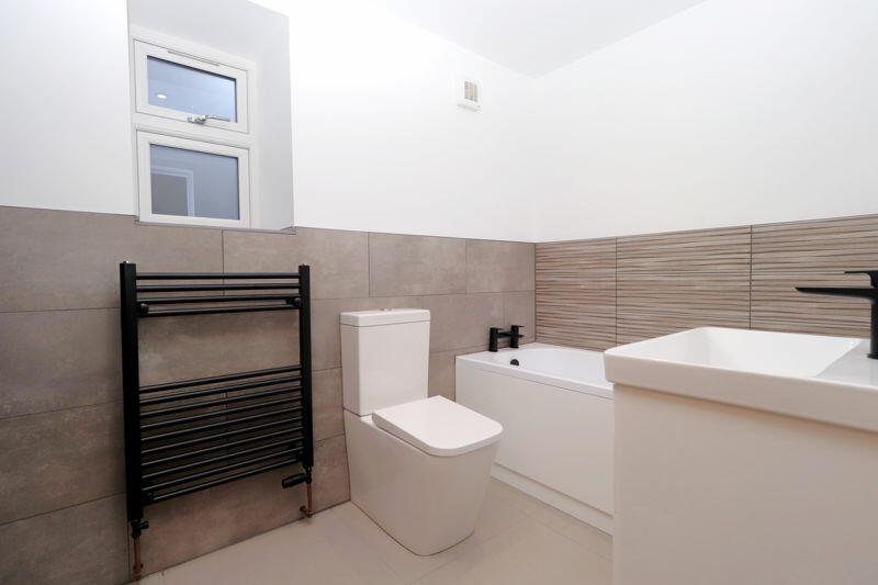 Family Bathroom (First Floor) 