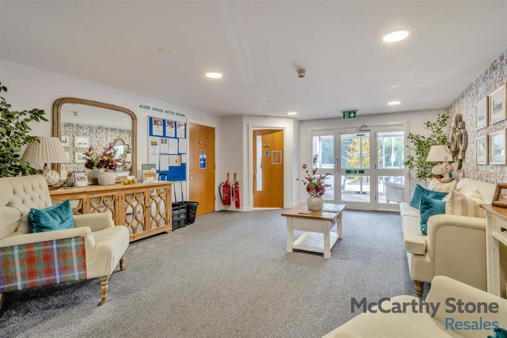 8665043-interior22.jpg