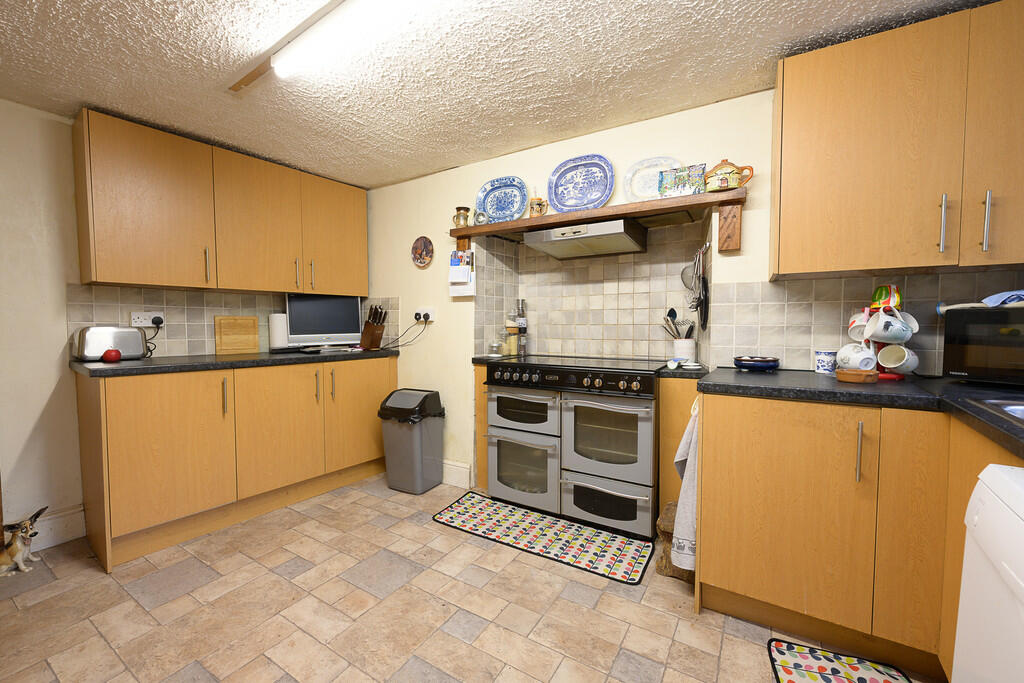 Ganerew Cottage-1...