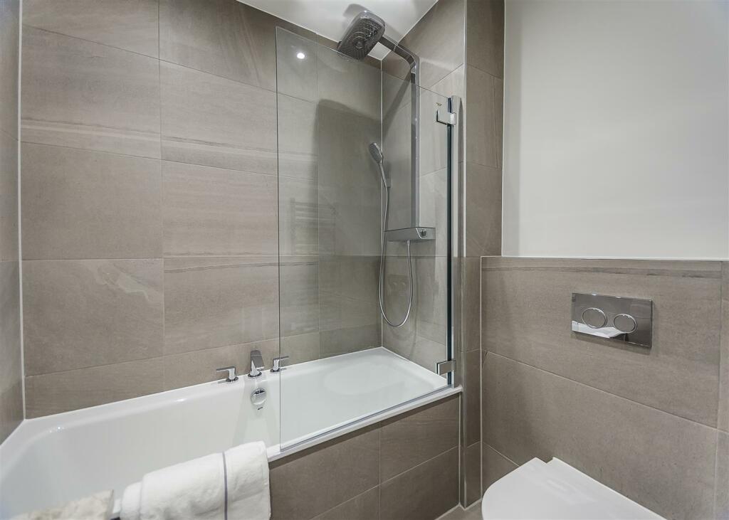 8316099-interior24.jpg