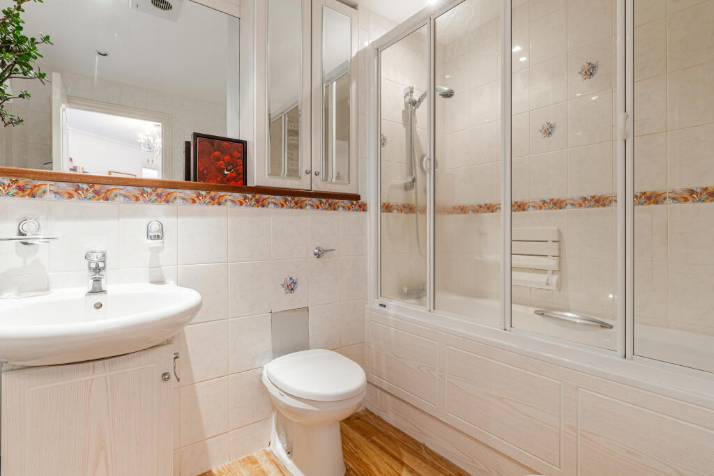 A23 - Embankment Rd, Flat 6 The Moorings, Kingsbri