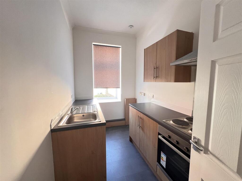 18 Main St Test-07.jpg