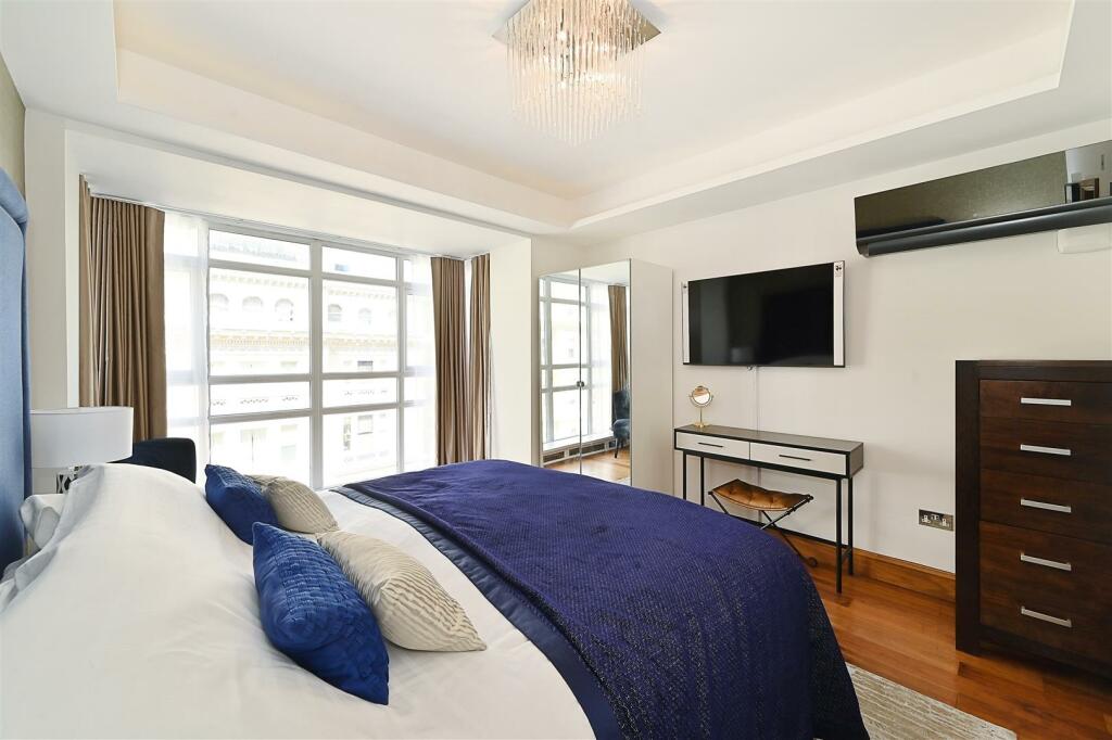 20-Barrie-House (7).JPG