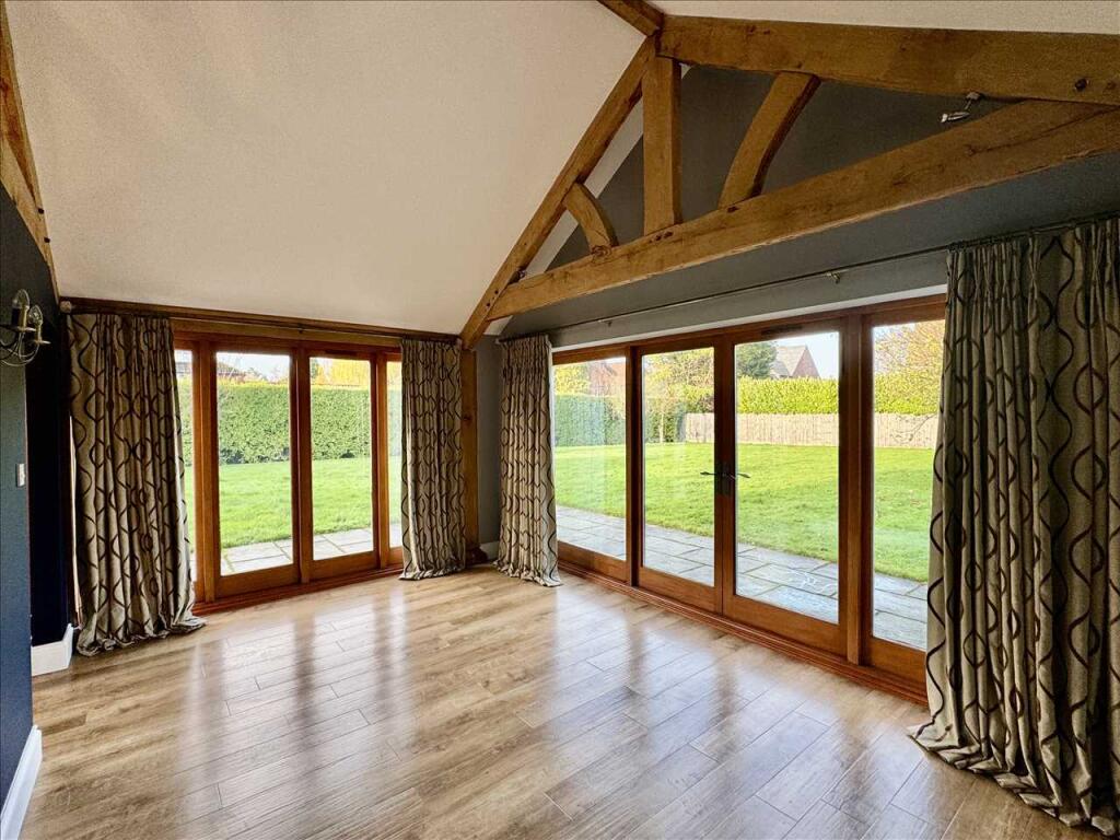 GARDEN ROOM