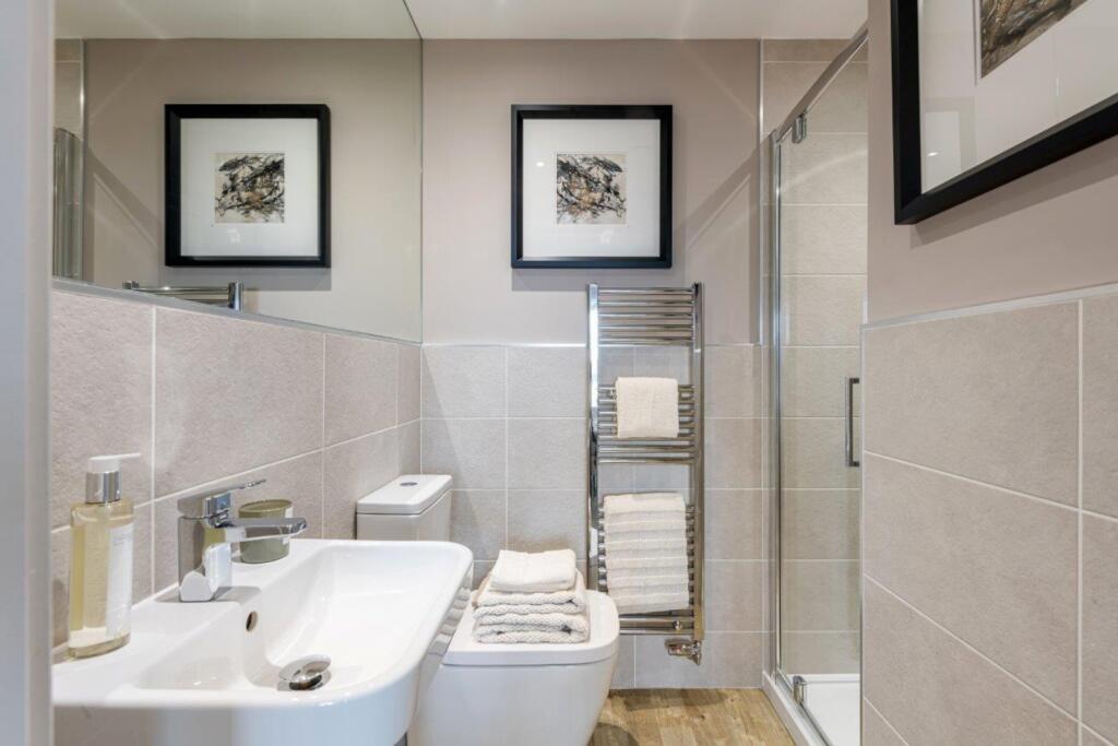 En suite shower room in 4 bed detached home