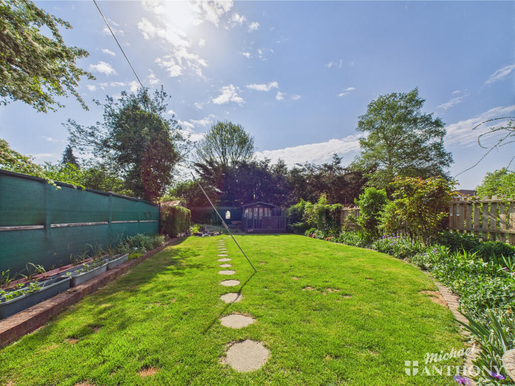 CAM03218G0-PR0629-STILL007