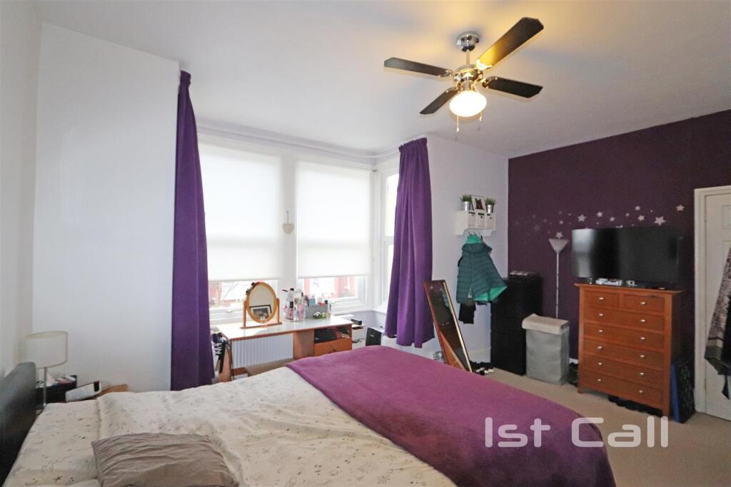 Bed1a.jpg