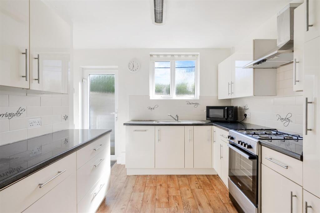 GREEN CURVE, 73 (18).jpg