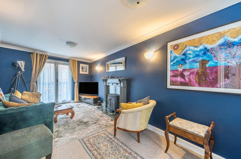 Lounge (First)