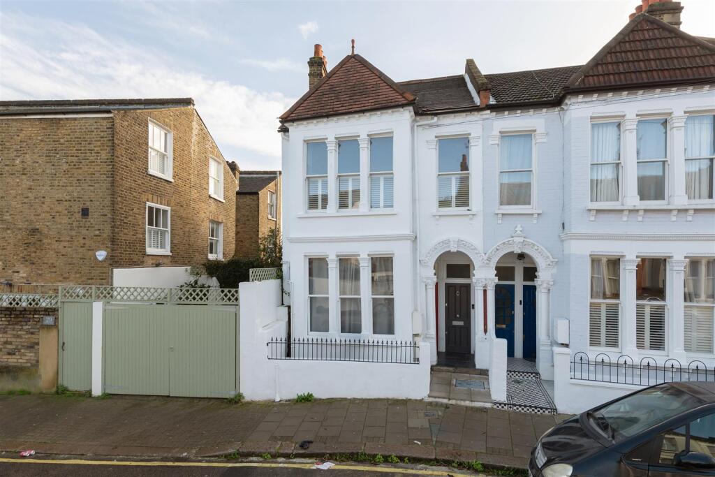 37a Voltaire Road Lo-13.jpg