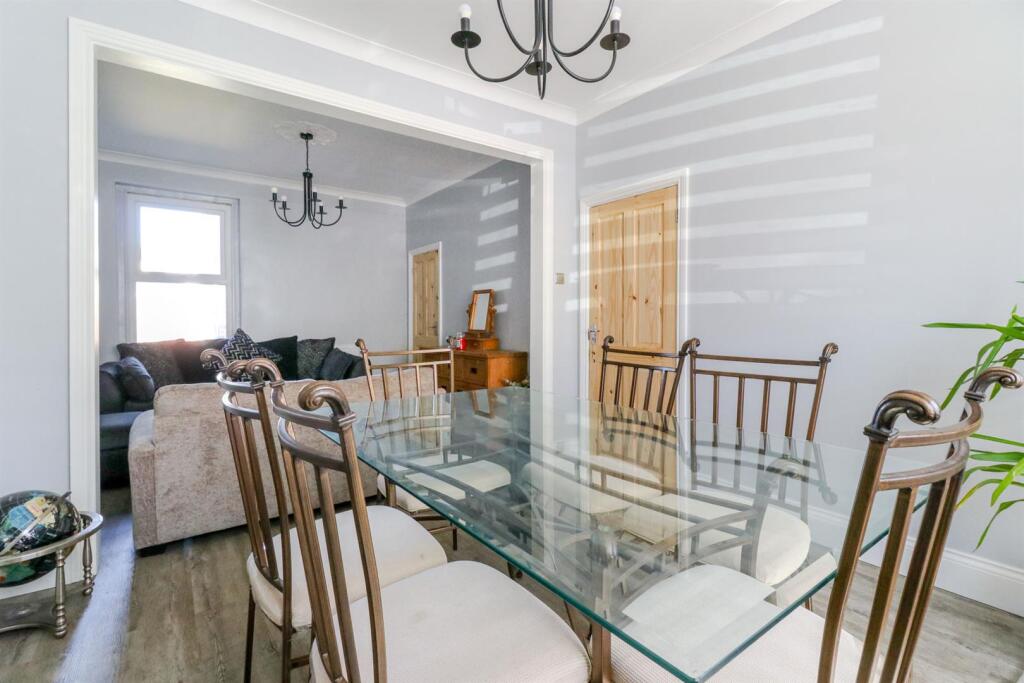 51 Holly Road-13.jpg