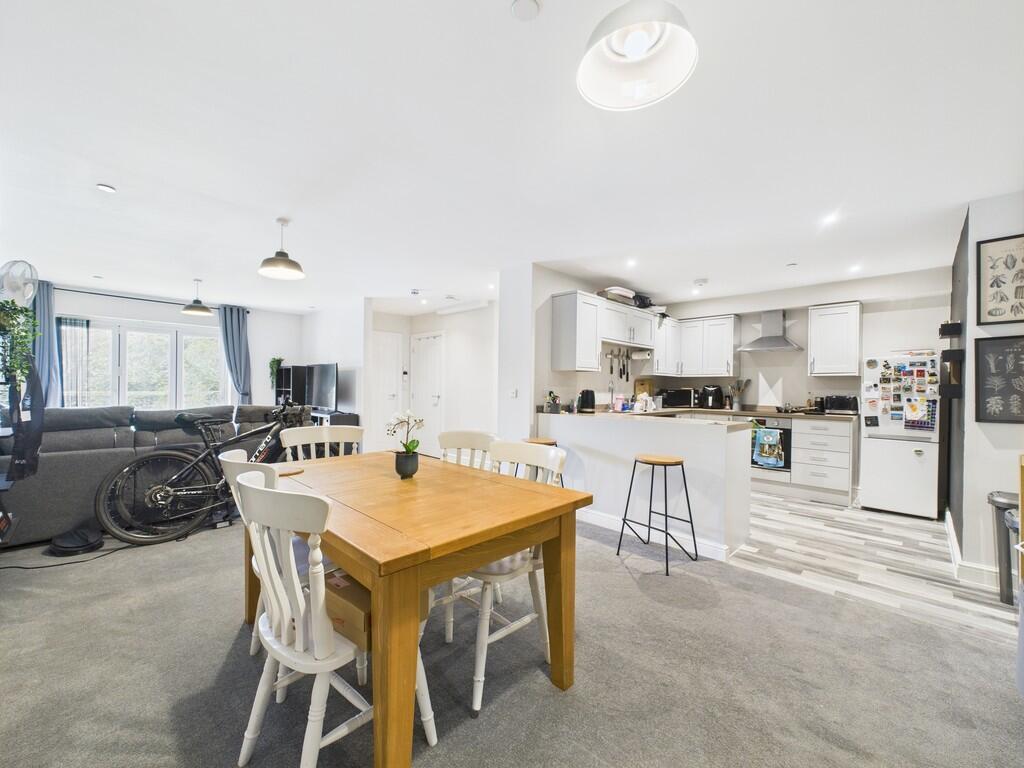 CAM02089G0-PR0506...