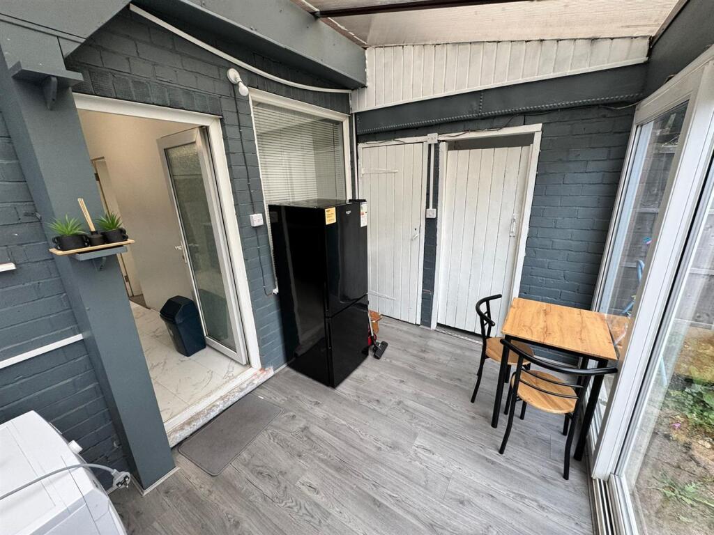 CONSERVATORY / LEAN TO