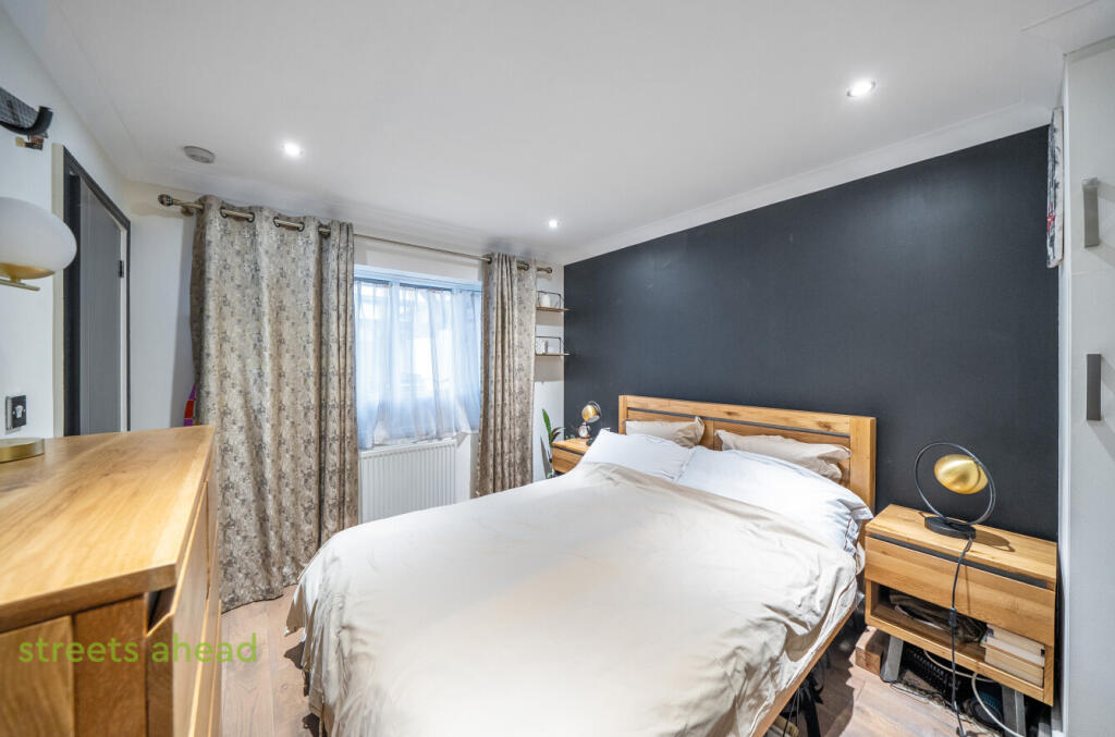 6e63f8c8-8819-44d...