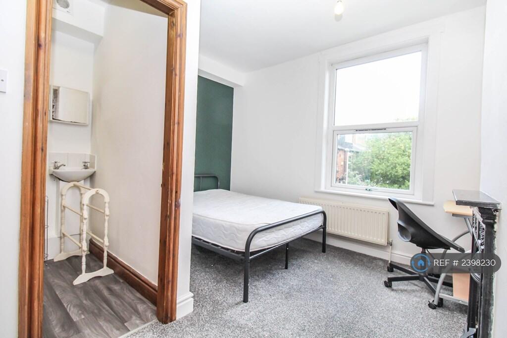 Bedroom With En-Suite