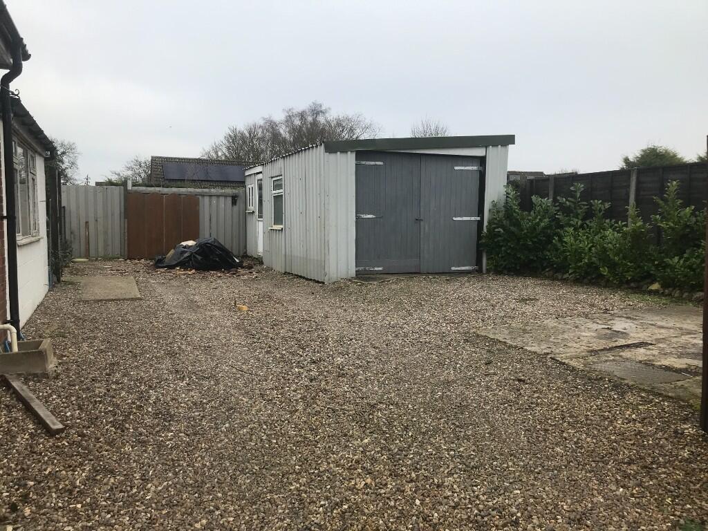 Garage &amp; parking