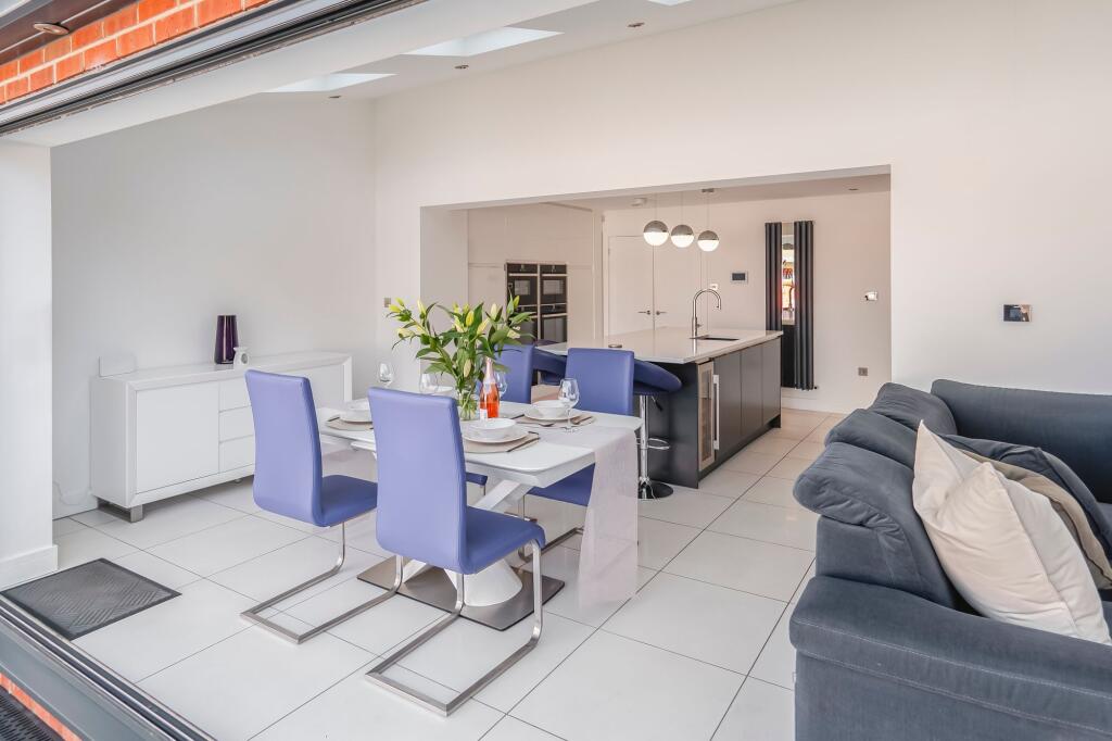 Open plan Kitchen and dining room