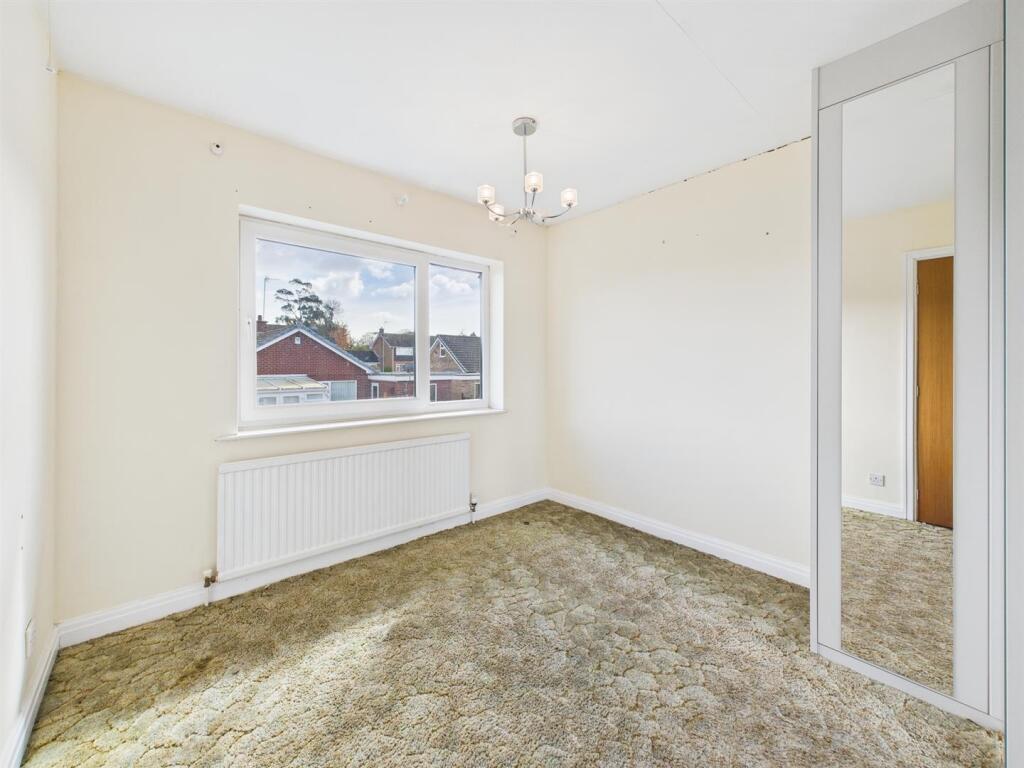 Bedroom: