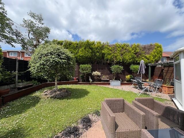 16 Dene Hollow 05.jpg