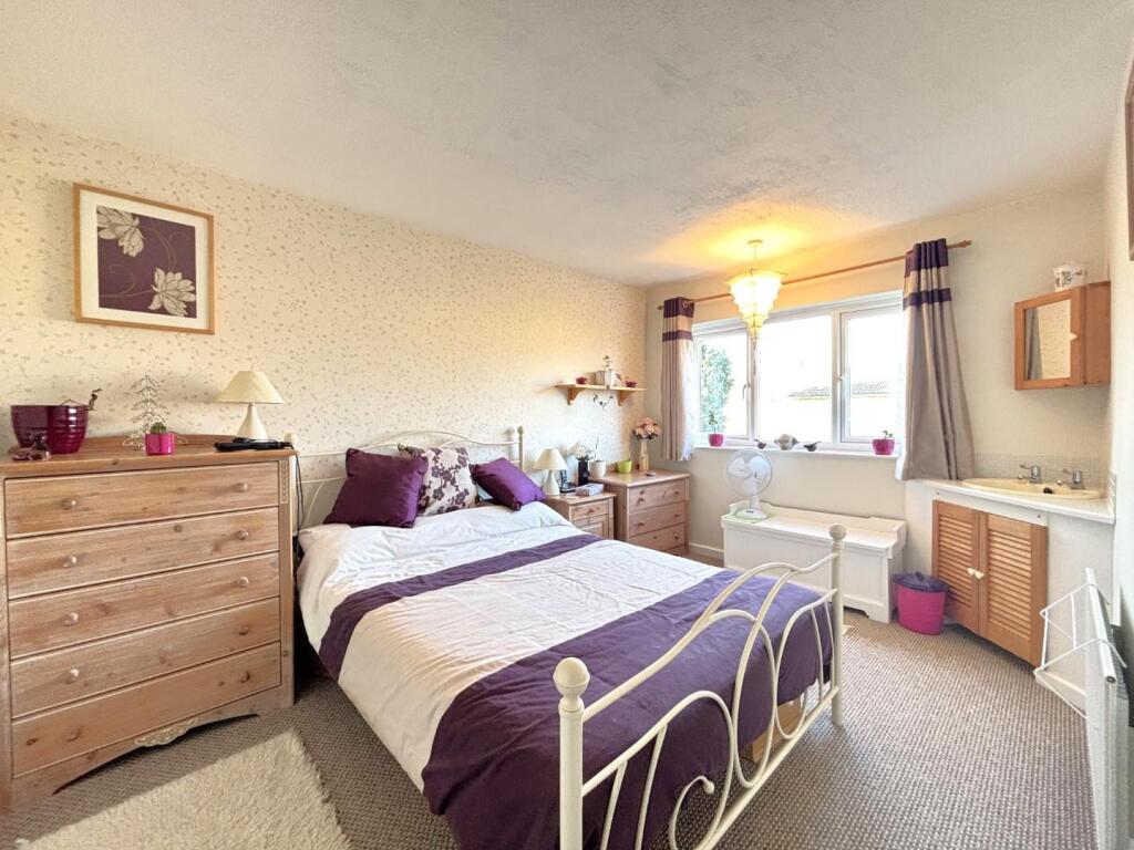 Bedroom 1.jpeg