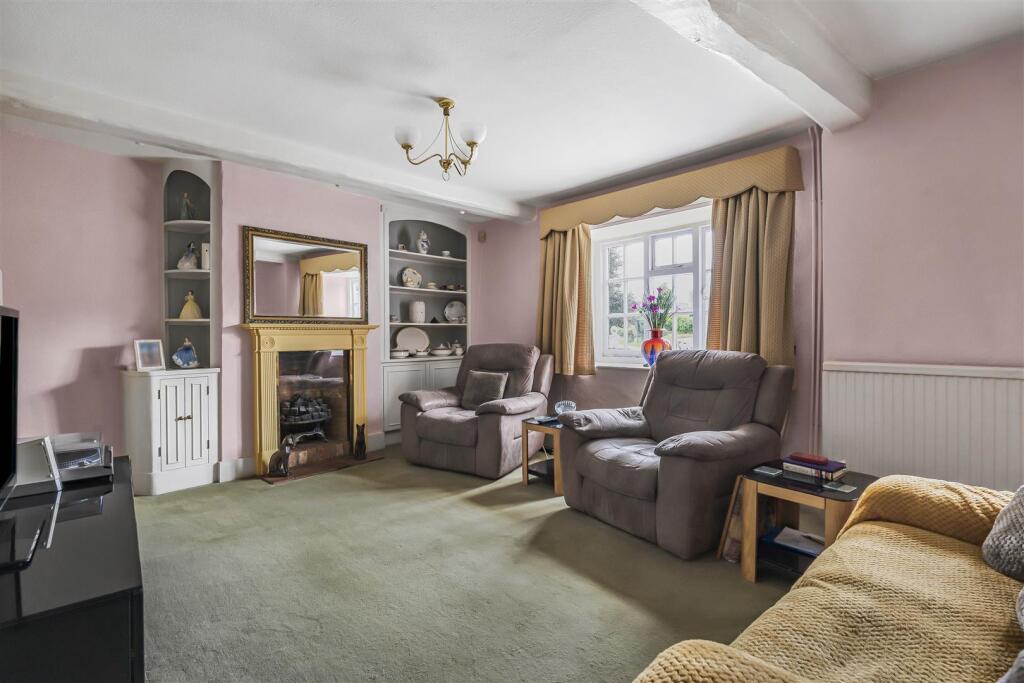 The Old House, Hannington