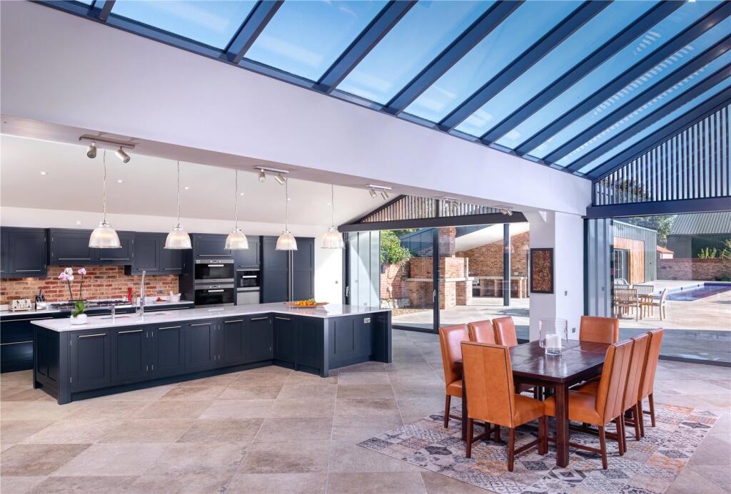 Kitchen / Dining