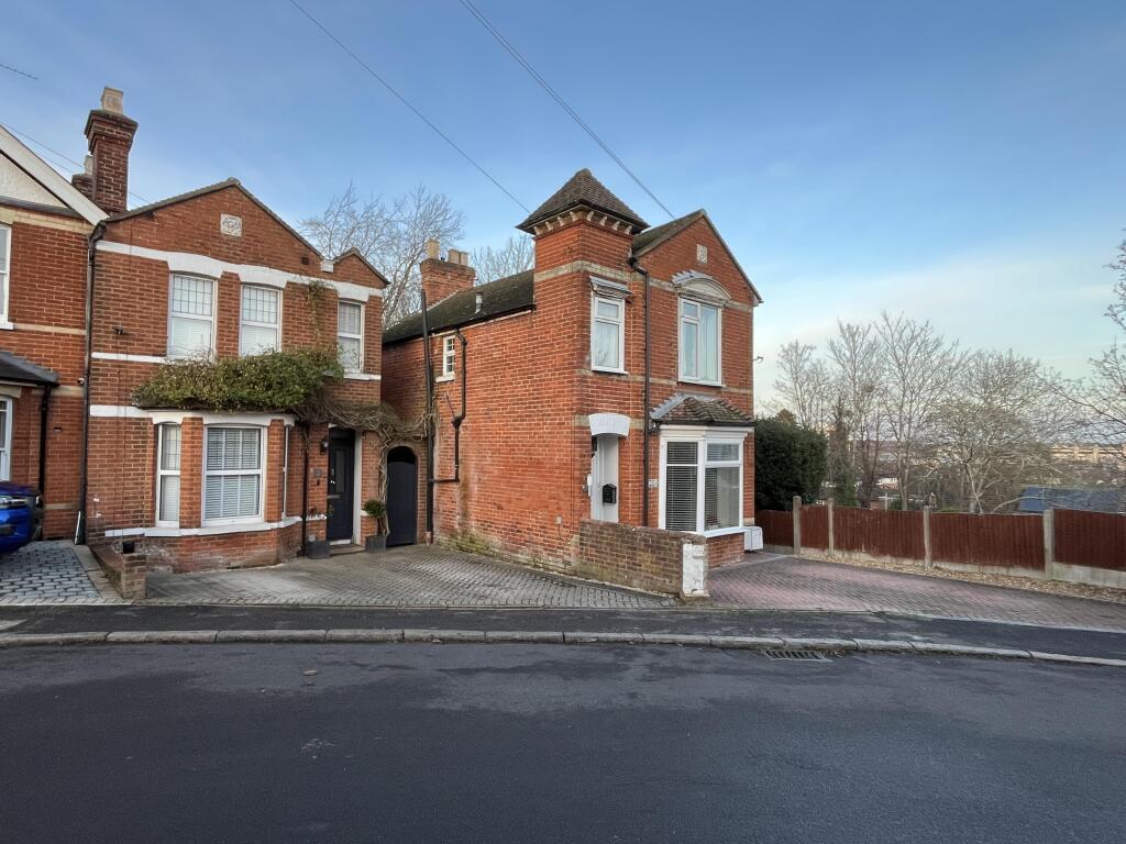 13b Cargate Hill, Aldershot, Hampshire, GU11