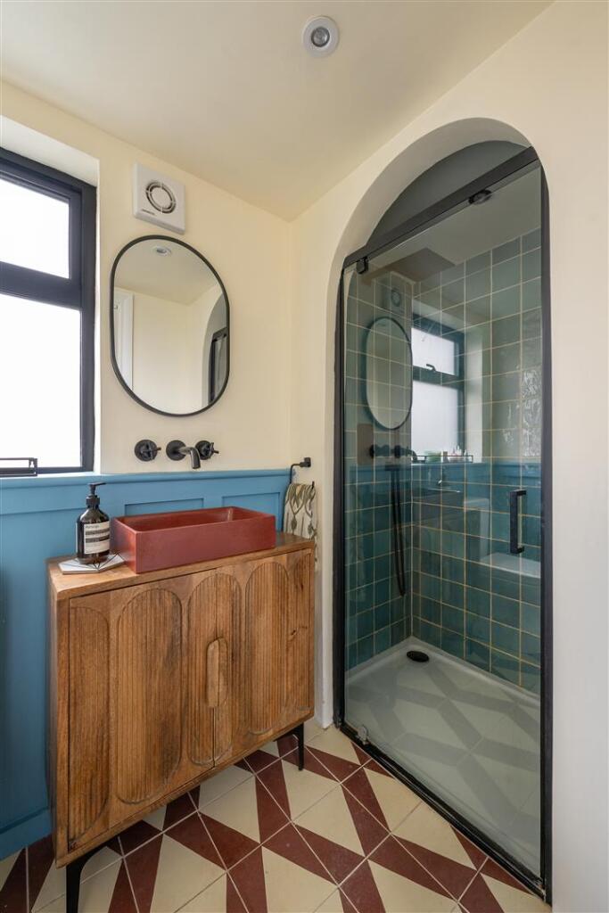 Loft-Bedroom-Ensuite-2.jpg
