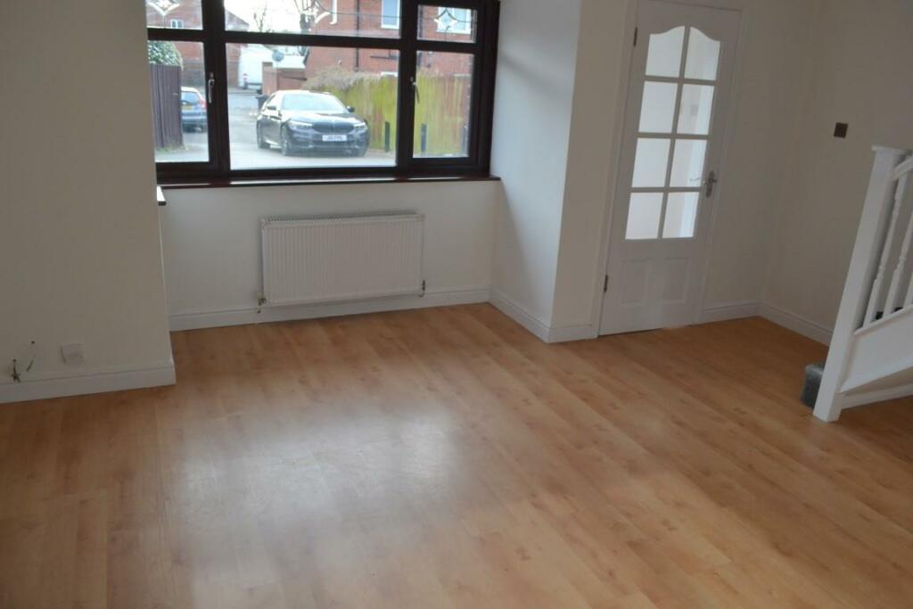 living 2 (Medium).JPG