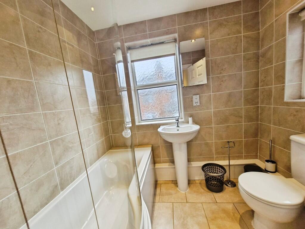 4f70bc3a-10000406...