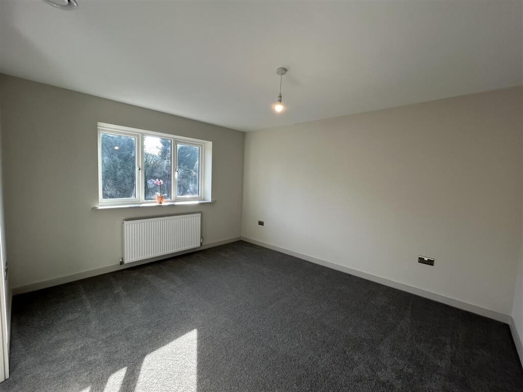 Bedroom 1.jpeg