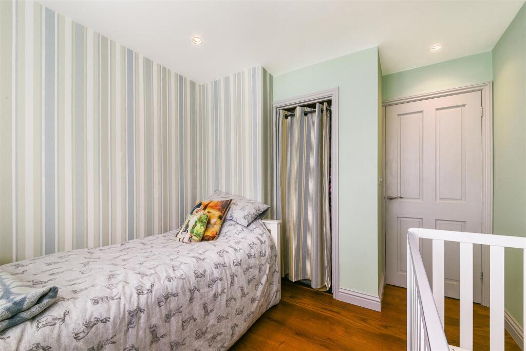 SALTASH CLOSE, 6- (7).jpg