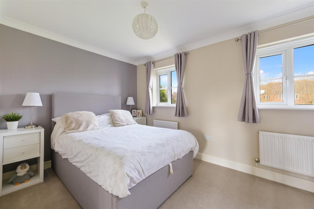 DE BURGH GARDENS 42 (7).jpg