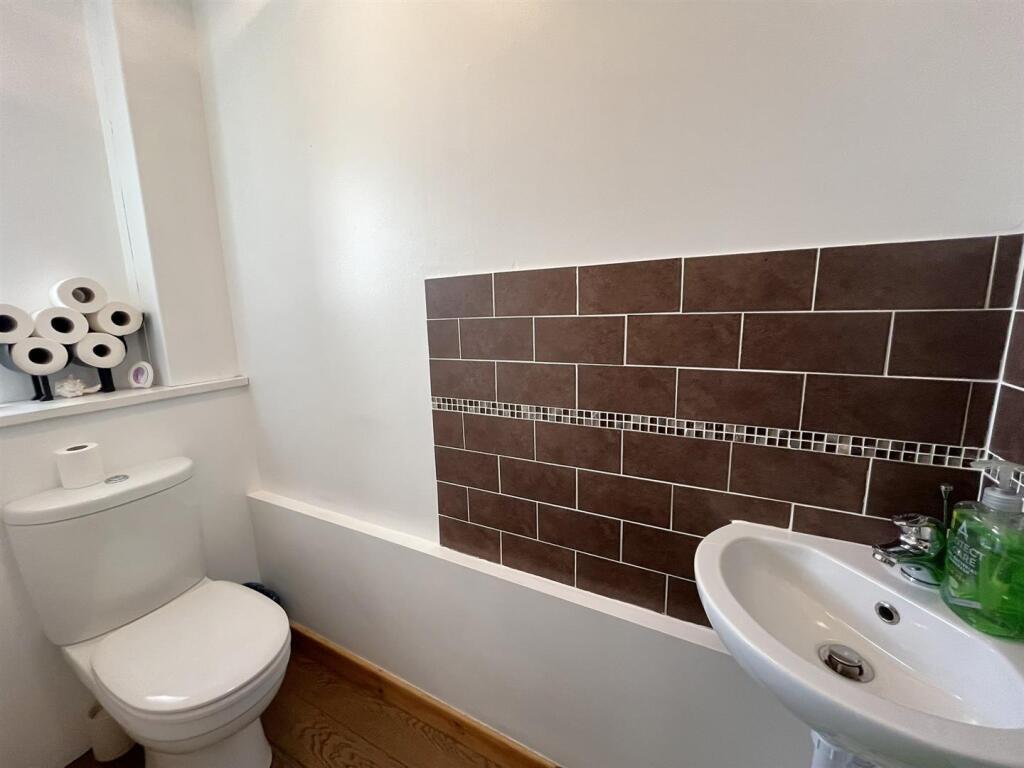 GUEST WC