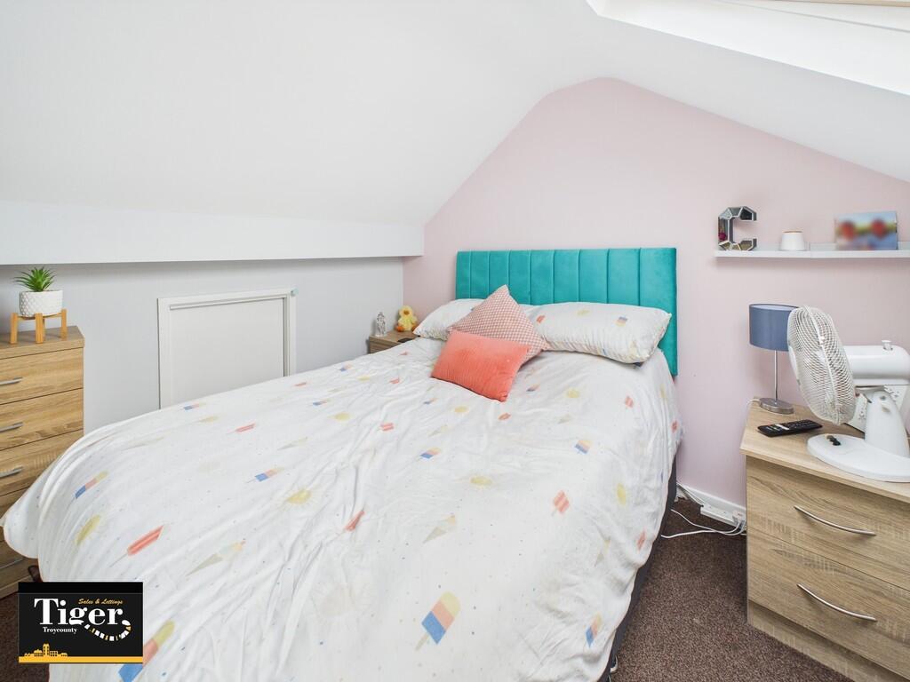 CAM02176G0-PR0552...