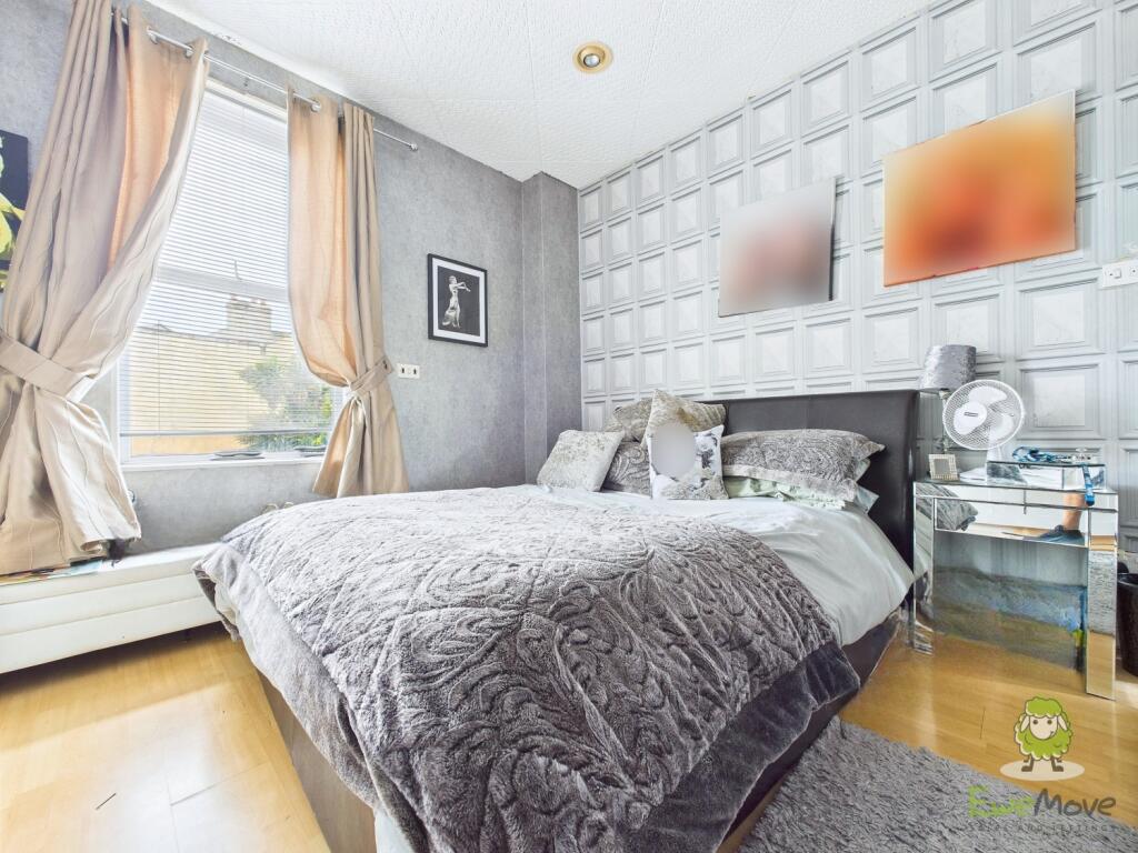 CAM01543G0-PR0138-STILL012