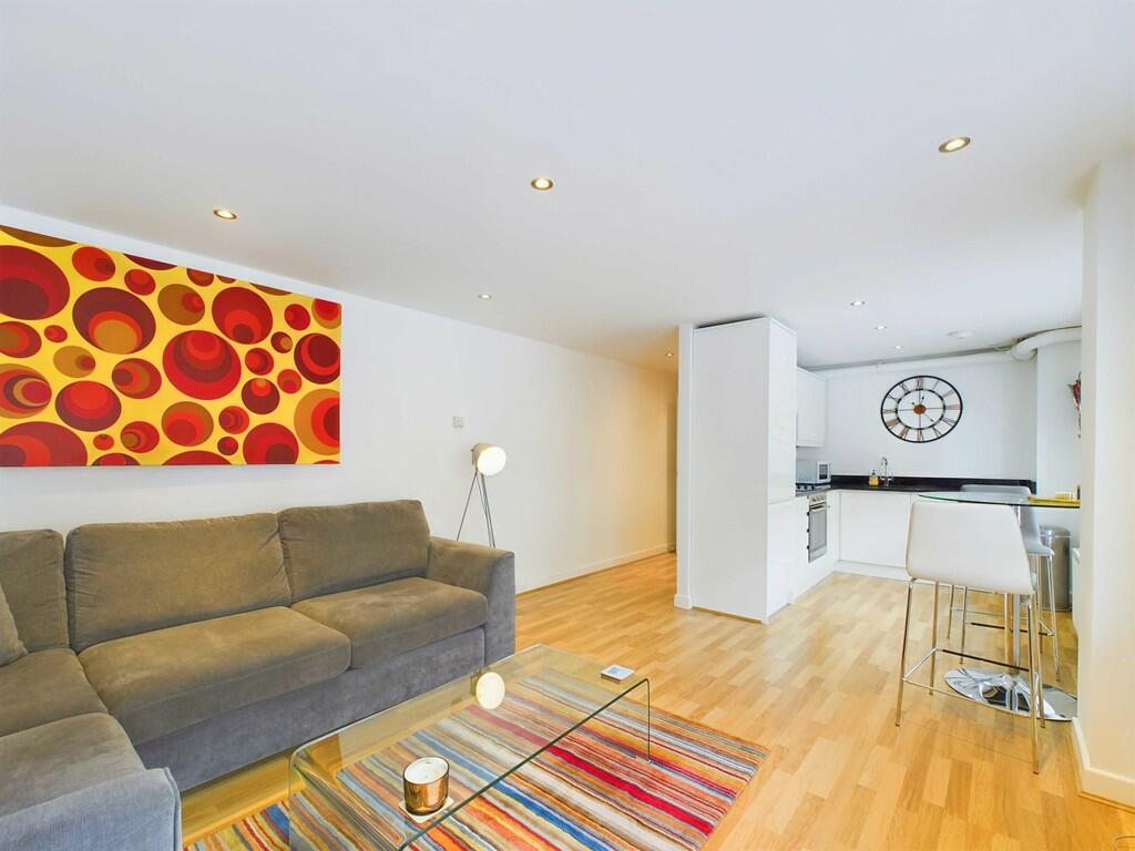 CAM03741G0-PR0027...