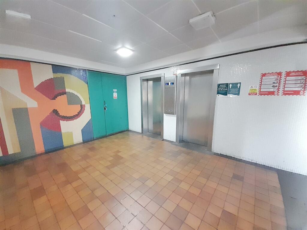 Ground Floor Communal Entrance / Lifts