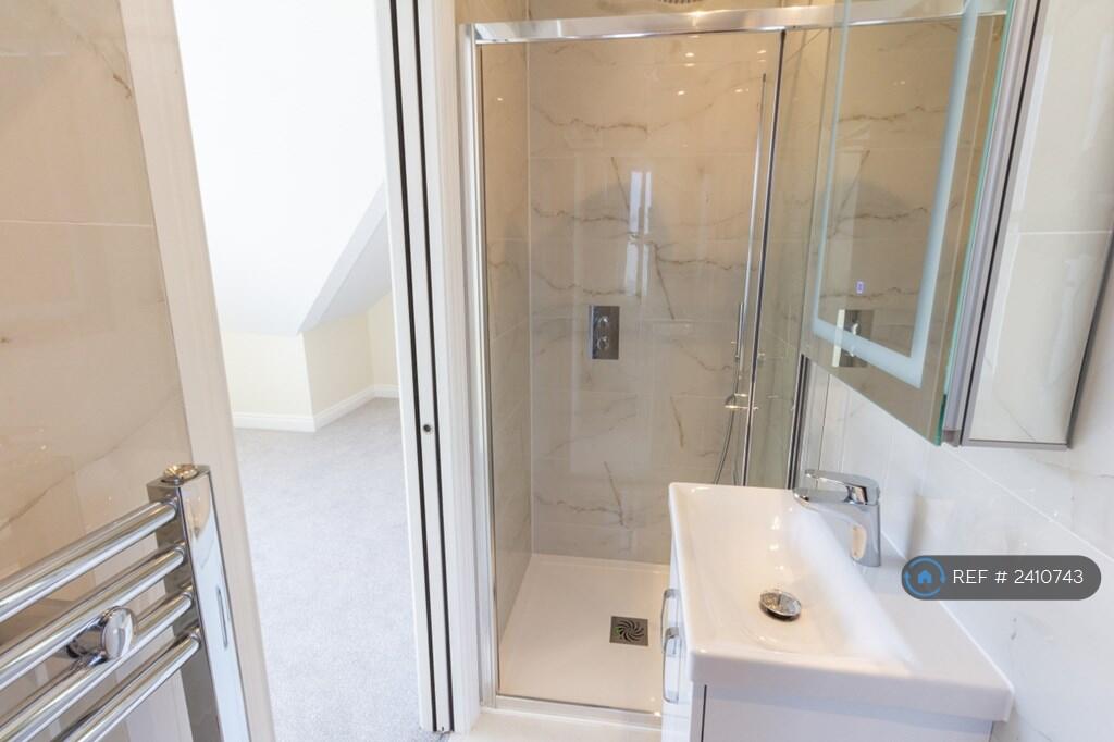 Bedroom 2 Ensuite