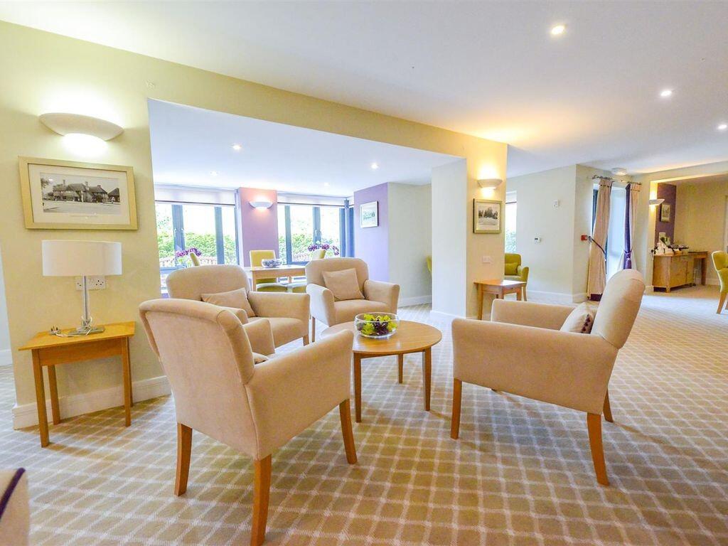 RESIDENTS LOUNGE 